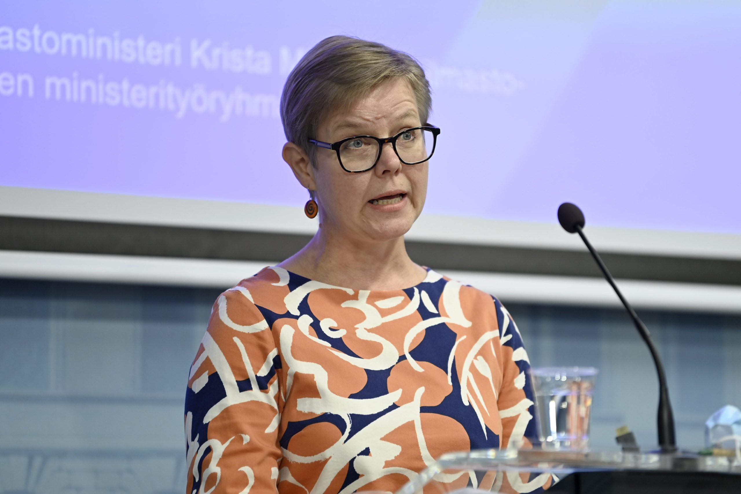 Ministeri Mikkonen: Ilmastotoimien Tahtia On Kiristettävä Nopeasti ...