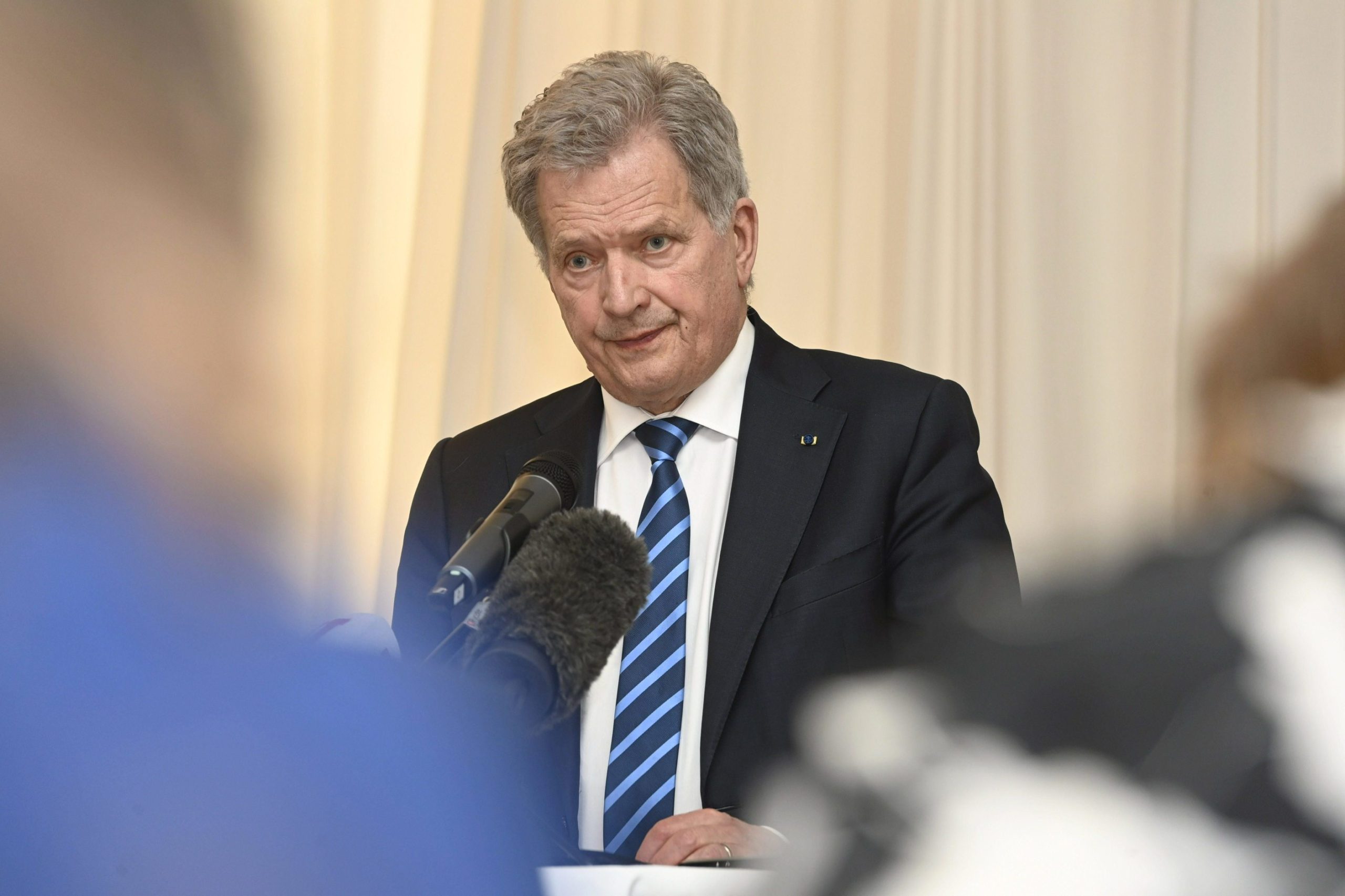 HS-kysely: Presidentti Niinistö Ja Puolustusministeri Kaikkonen ...