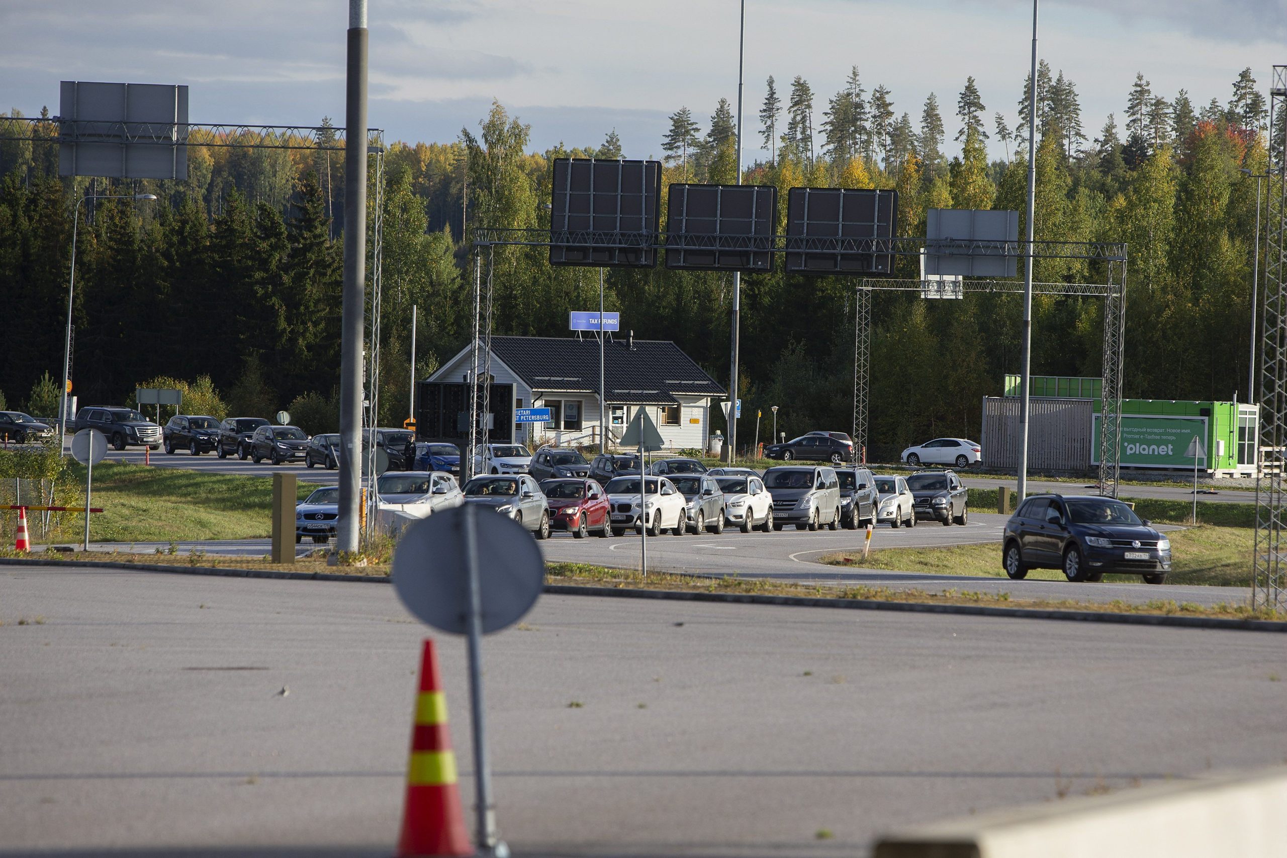 Suomeen saapuvien venäläisten määrä kasvoi kaakkoisrajalla – osalla raja-asemista  on ollut jonoa 