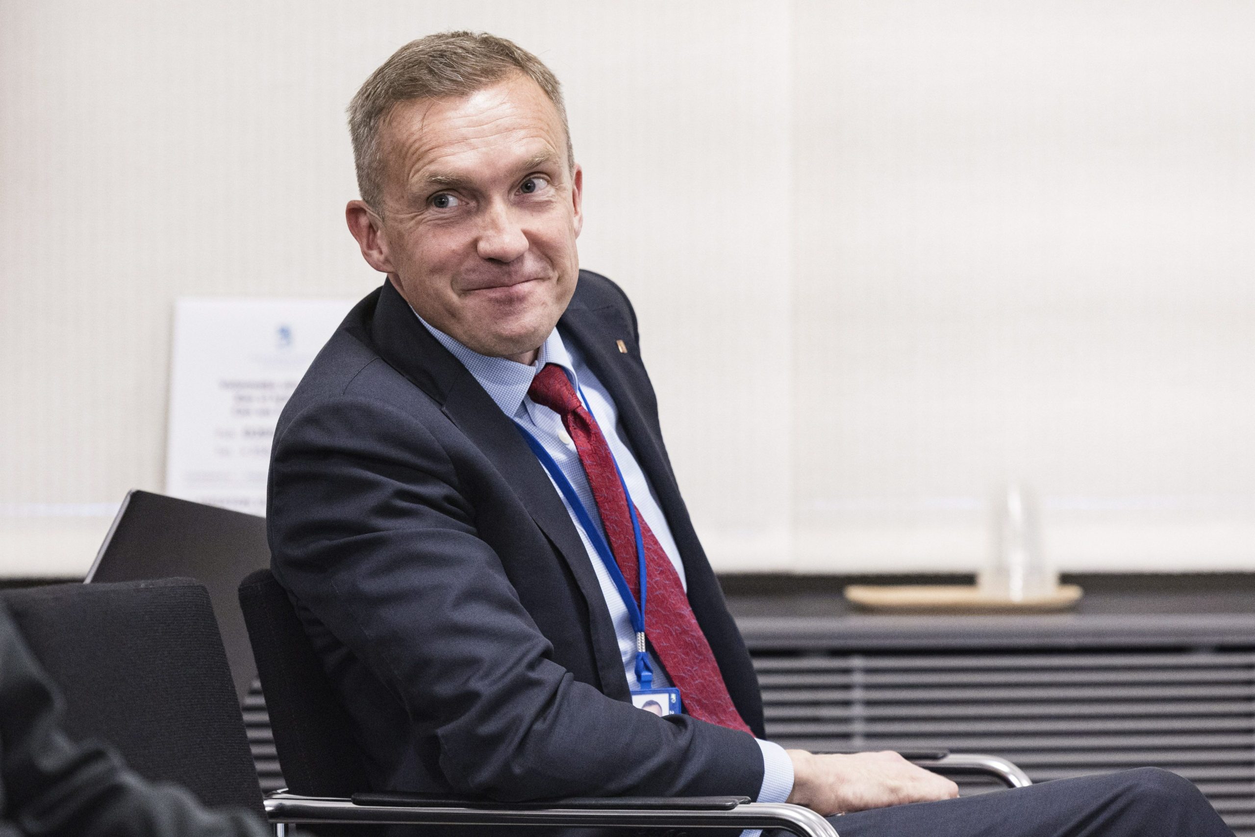 Ulkoministeriön konsulipäällikkö: Suomeen saattaa jäädä vielä joitain  tuhansia venäläisiä, vaikka heidän viisuminsa umpeutuvat 