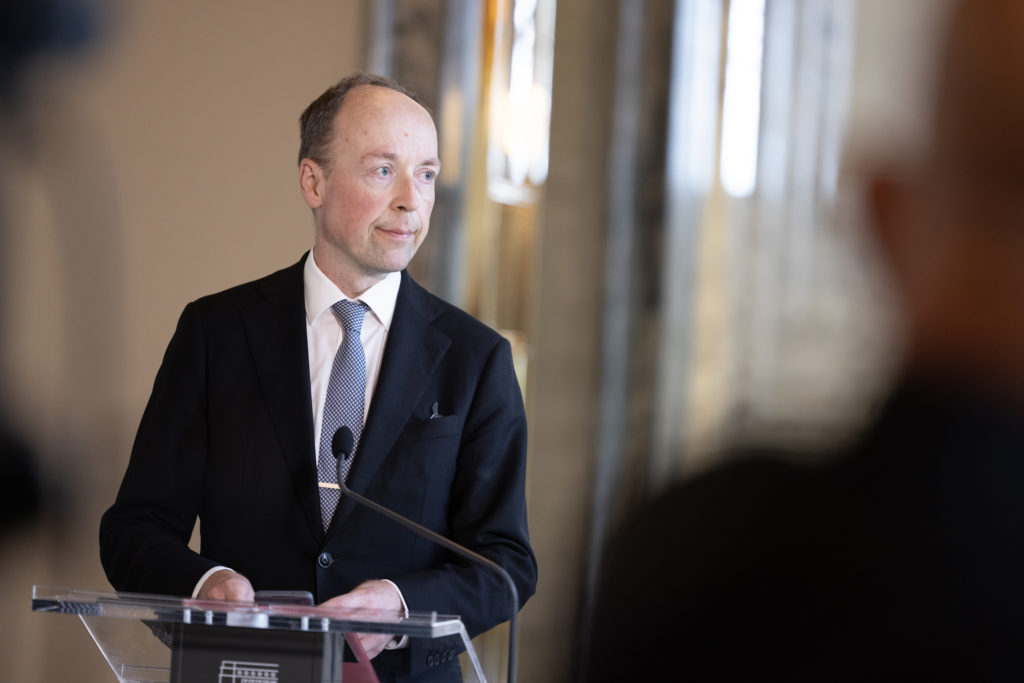 Uutissuomalainen: Puhemies Halla-aho Näkee Vaaranmerkkejä ...