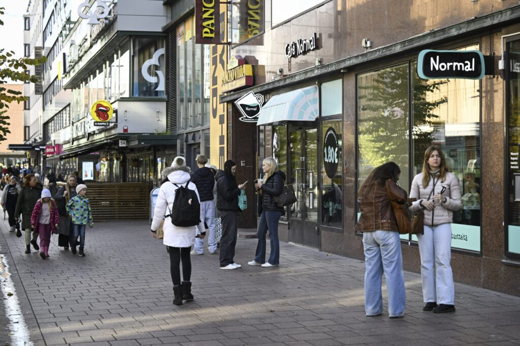 Kuluttajien luottamus nytkähti kohti parempaa – Odotukset Suomen taloudesta silti edelleen heikot